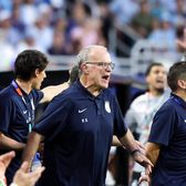 Tensiuni înainte de meciul cu Spania!  Jucătorii din Uruguay l-au   băgat în ședință   pe selecționerul Bielsa. Ce i-a iritat pe fotbaliști