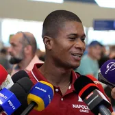 Rapid a plecat în Austria    VIDEO.  La aeroport a fost prezent inclusiv jucătorul anunțat astăzi + Kamara,   dezvăluiri despre primele zile la club