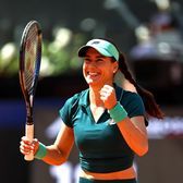 Cîrstea, victorie importantă  Sorana s-a calificat în   turul 2 la Wimbledon.  E aproape să-și egaleze recordul! Pe cine va întâlni