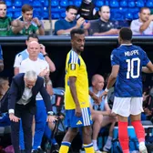 Moment rar întâlnit    FOTO.  Deschamps,   gest neașteptat  în fața lui Mbappe. Faza a făcut înconjurul planetei