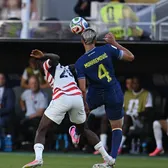 Violență! Roșu direct!  FOTO. Balogun, eliminat pentru   atac dur pe gleznă  la SUA - Bosnia 2-0. Americanii s-au calificat în 10