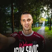 CFR Cluj nu stă pe loc   Ardelenii au anunțat transferul unui mijlocaș care a evoluat în   16-imile Conference League  în sezonul trecut