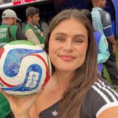 Mulți n-au recunoscut-o  Sportiva care a adus mingea pe teren la Spania - Austria, la CM 2026,   are o medalie olimpică și e una dintre cele mai cunoscute din lume