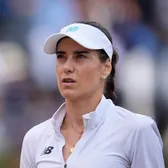 Dramatism total la Wimbledon!     Sorana Cîrstea,  eliminată în turul trei după un tie-break de infarct în setul decisiv cu Noskova. Tensiuni între româncă și echipa sa!