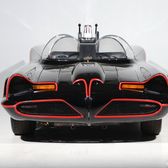 De la un dolar la 4 milioane!     FOTO:  Mașina abandonată de Ford și transformată în Batmobile. 15 zile de muncă și un loc în istoria televiziunii