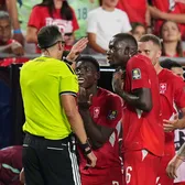De ce s-a implicat VAR la Argentina - Elveția    FOTO:     Noua regulă pentru care a intervenit  asistentul video a decis a doua semifinalistă la CM!