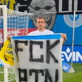 Banner anti-Putin la Craiova    FOTO.  Ucraineanul Romanchuk a afișat   un mesaj dur  la adresa președintelui Rusiei: „Am avut lacrimi în ochi”