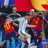 Argentina, zero în atac: 0-12 în finală!    Nu s-a mai văzut un astfel de ultim act în istoria CM.  Echipa lui Messi, niciun șut pe poartă 120 de minute. Spania a copleșit-o!