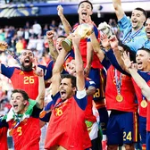 Secretul SuperSpaniei  Cum au reușit europenii   să anuleze Argentina  neutralizându-l pe Messi. Poate repeta De la Fuente „tripla” EURO - Mondial - EURO?