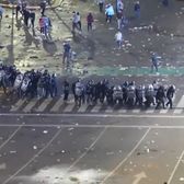 Ciocniri violente cu forțele de ordine    FOTO.  Șapte polițiști răniți de fani în capitala Argentinei, după finala CM 2026.   Au fost reținute 15 persoane!