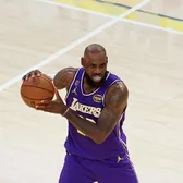 Gafa care a aprins NBA  Cum a anunțat Miami Heat   transferul lui LeBron James  înainte ca acesta să existe