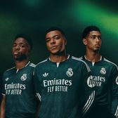 Real Madrid, din nou în verde    FOTO:  Noul echipament al „galacticilor”   a aprins internetul  » Glume cu Mbappe „Dictatorul” și cu Matrix