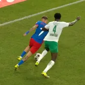 FCSB a cerut penalty    FOTO.   Tavi Popescu,   busculat în careu  la meciul cu Auda! Arbitrul a lăsat jocul să meargă. Ce arată reluările