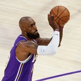 LeBron James, mutare-șoc  Pentru cine a ales să joace în NBA   superstarul de 41 de ani.  Renunță la peste 90% din salariu!