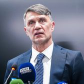 Maldini merge până la capăt  Directorul Federației Italiene   ar putea pleca  după doar 16 zile, dacă Pirlo nu devine selecționer. Ce variante mai are pe masă
