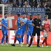  „E singurul care n-a progresat deloc”  Fotbalistul de la Universitatea Craiova   e aspru criticat  de Panduru: „Cel mai slab”