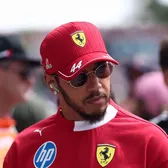 Hamilton, ținta comisarilor   Pilotul Ferrari a ajuns la   5 penalizări în ultimele 6 curse  din Formula 1: „Profită imediat”