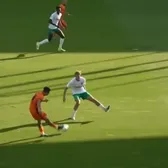 Decizii controversate și la retur!    FOTO.  Fără VAR, FCSB a avut un   gol anulat și un posibil penalty  neacordat! Ce s-a văzut pe reluări