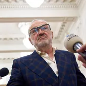 Becali, jigniri în direct după rușine  Patronul FCSB   a izbucnit după prima întrebare:  „Nu mai intru cu vagabonzi d-ăștia”