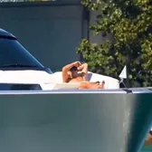 „Trist! Banii nu aduc fericirea”   VIDEO:   Tom Brady, filmat singur pe iahtul său  de milioane de dolari » Clipul a strâns peste 15 milioane de vizualizări!