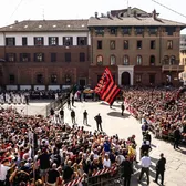 Legende ale fotbalului și mii de oameni   Ultimul omagiu pentru  Franco Baresi:  scandări, torțe și multă emoție la funeraliile căpitanului legendar al lui AC Milan