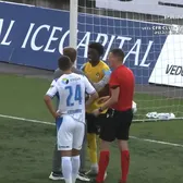 Ce a pățit jucătorul de la KuPS   FOTO.  Adversara U Craiova  a oferit noi detalii  despre fotbalistul care se plimba dezorientat în poartă. A fost luat cu ambulanța