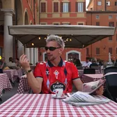 „Cinematografie pură”   Ionuț Radu,  vedetă în reportajul celor de la Celta: ce gesturi a făcut pe o terasă din Italia