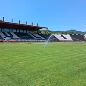 Cum arată viitoarea casă a Corvinului   FOTO.  Se lucrează intens la stadionul din Petroșani.  Când va găzdui primul meci  și câți bani s-au băgat în renovări