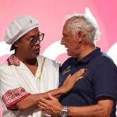 Ronaldinho, din nou pe gazon!   FOTO.  Starul brazilian,  prezentat  la echipa lui Mandorlini: „Nu e o manevră de marketing!”