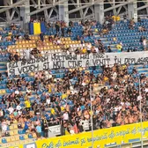 Derapaje în tribune la Petrolul - Rapid!   VIDEO:   Scandări rasiste repetate  și mesajul controversat afișat de ploieșteni! Avertismentul a fost complet ignorat