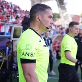 Gol anulat după 8 minute    FOTO:  Faza din  UTA Arad - Corvinul  care le-a dat bătăi de cap arbitrilor. De ce nu a fost validată reușita