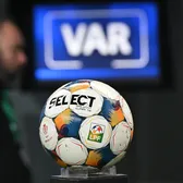 Clasamentul fără VAR!  Cum ar fi arătat ierarhia Ligii 1  dacă nu ar fi existat arbitraj video:  o echipă era pe primul loc, la egalitate cu Dinamo