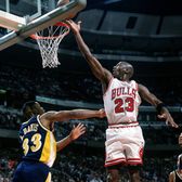 100 de milioane de dolari pentru un tricou?   Piesa de colecție purtată de  Michael Jordan în „The Last Dance”  poate deveni cel mai scump obiect sportiv din istorie! 