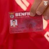 Transferul ascunde un detaliu incredibil  A crescut la rivală, dar are card de socio al clubului  de la 10 ani
