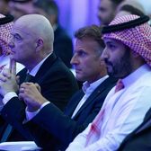 Se apără cu banii FIFA!  Infantino folosește milioanele forului mondial ca  să-și spele imaginea . Întâlnire cu Macron și prințul controversat