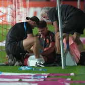 Accidentat de covor!   VIDEO+FOTO.   Pariul lui Nuno Campos,  scos din joc într-un mod incredibil! Înlocuit cu un debutant