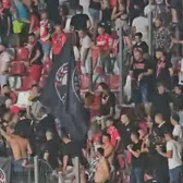 Plângere penală după bătaie  Un fan al lui Dinamo  a fost lovit cu pumnii de ultrași  în timp ce încerca să-și protejeze fiica: „În ce lume trăim?!”