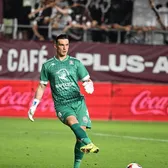 Aioani, dublă eroare la gol!   FOTO.  Portarul Rapidului  i-a făcut cadou Craiovei  deschiderea scorului în Giulești