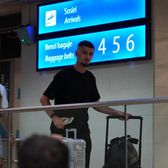 Korenica a ajuns la București  De cine a fost  așteptat la aeroport  și ce urmează pentru viitorul jucător de la FCSB