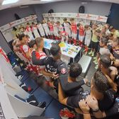 Imagini din vestiarul lui Dinamo   VIDEO  Ce le-au spus Cîrjan și Campos jucătorilor, la derby-ul cu FCSB:  „Vor fi fericiți 6 luni”