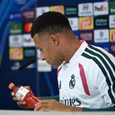 Mbappe, ca Ronaldo   VIDEO:  Gestul făcut de starul lui  Real Madrid,  înaintea meciului cu Inter din Liga Campionilor
