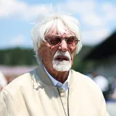 Ecclestone, reținut la 95 de ani!  Polițiștii au descoperit  o pușcă în avionul său privat.  Cum se apără fostul șef al Formulei 1