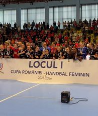alt-text