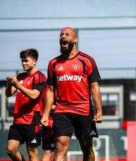 alt-text