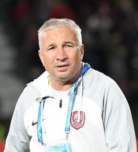 „Stau doar pe capul meu!” Petrescu îi  acuză  pe arbitri după ce a fost eliminat din nou + mesaj pentru Louis Munteanu