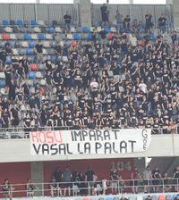 PROTEST ÎN GHENCEA  Mesaje anti-MApN și FCSB  la meciul Stelei: „Vasal la palat" și „În războiul nostru, ne sunteți inamici”