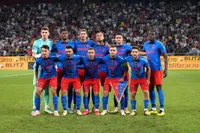 Cum va arăta FCSB  ANALIZĂ. Lotul ofertant deschide o dilemă: care pot fi  cele două echipe , una de campionat, cealaltă de Europa