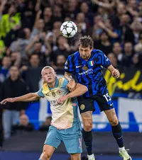 Cine îl anihilează pe Haaland  Bombardierul lui Manchester City nu trece de  „zidul” Acerbi . Alt meci fără gol cu Inter