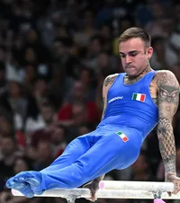 Jaf eșuat  A vrut să tâlhărească un campion la gimnastică, dar  a ieșit șifonat : „A vrut telefonul, dar a primit câțiva pumni”