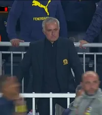 Mourinho, un car de nervi  Faza din cauza căreia  a fost eliminat  în Fenerbahce - Manchester United: „Arbitrul mi-a spus ceva incredibil”